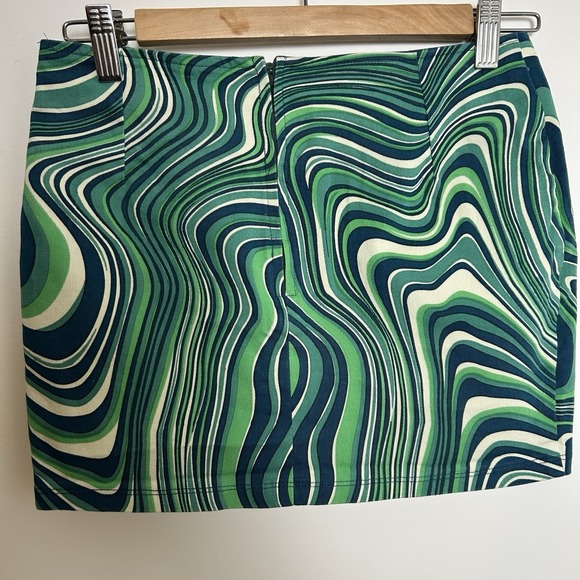 Motel Green Swirl 60s/70s Style Mini Skirt‎ Size S Retro Disco Boho Hippie Cute - Picture 2 of 7